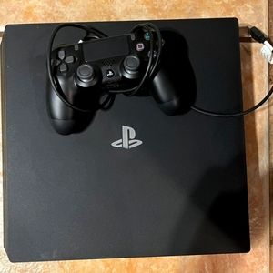 Play station 4 with controller